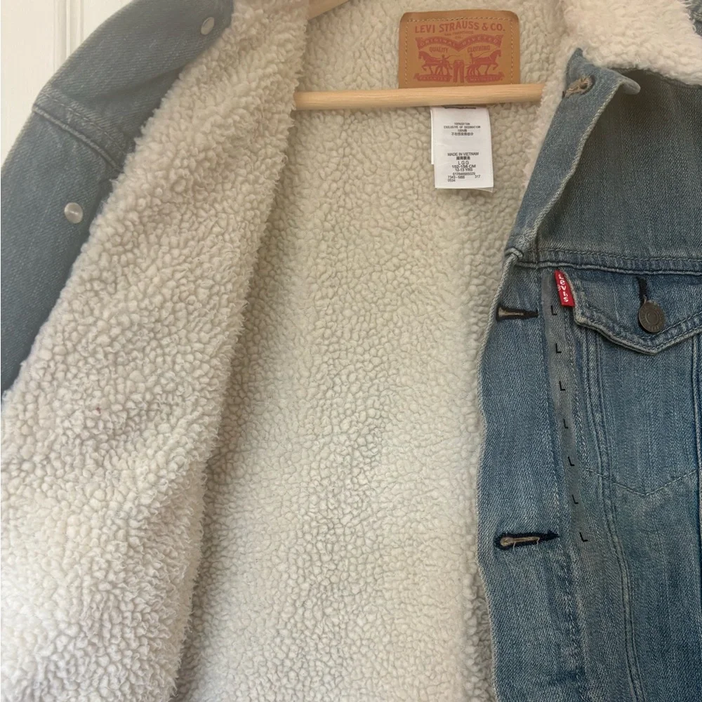 Levi's Denim Sherpa Lined Jacket - Picture 5 of 7